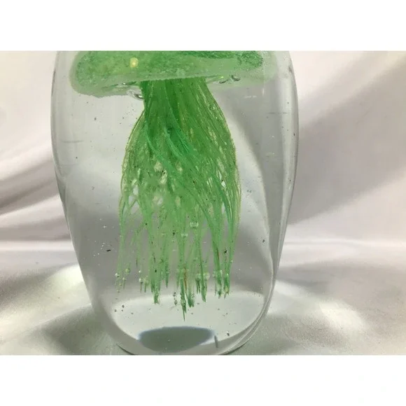 Glow In The Dark Jellyfish Paperweight 5.5 inch 3.2 Pound Art Glass Paperweight - Picture 12 of 16
